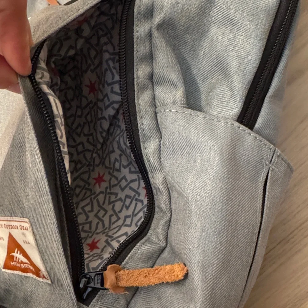 High Sierra U.S. Free Skiing Backpack - Picture 3 of 14